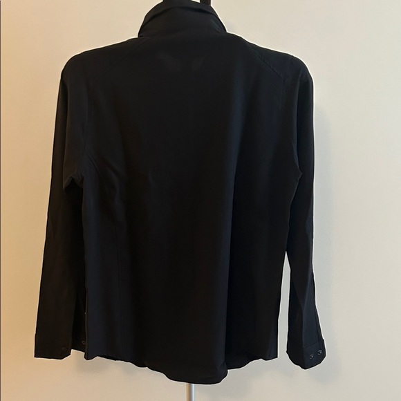 Elegant Black Women's Blouse - Picture 4 of 5